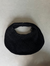 Carica l&#39;immagine nel visualizzatore di Gallery, ROUND BAG NERA
