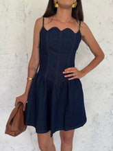 Carica l&#39;immagine nel visualizzatore di Gallery, Petal denim dress
