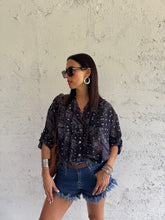 Carica l&#39;immagine nel visualizzatore di Gallery, SHIRT PAISLEY ROUCHES
