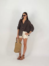Carica l'immagine nel visualizzatore di Gallery, VEIL SHIRT CHOCO
