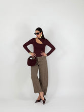Carica l'immagine nel visualizzatore di Gallery, BODY HOLE NECK MARSALA
