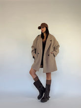 Carica l&#39;immagine nel visualizzatore di Gallery, COAT CURLY HAVANA
