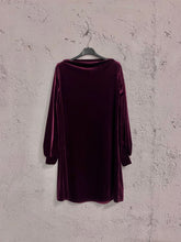 Carica l&#39;immagine nel visualizzatore di Gallery, velvet dress
