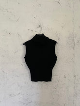 Carica l&#39;immagine nel visualizzatore di Gallery, MAGLIA NECK BOLD NERA

