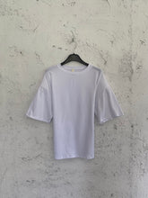 Carica l&#39;immagine nel visualizzatore di Gallery, T-SHIRT HOOK
