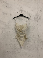 Carica l&#39;immagine nel visualizzatore di Gallery, body drape
