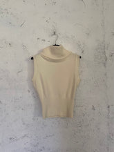 Carica l&#39;immagine nel visualizzatore di Gallery, MAGLIA NECK BOLD PANNA
