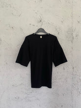 Carica l&#39;immagine nel visualizzatore di Gallery, T-SHIRT HOOK
