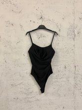 Carica l&#39;immagine nel visualizzatore di Gallery, body drape
