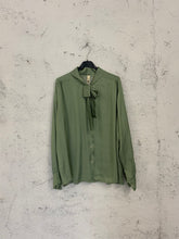 Carica l&#39;immagine nel visualizzatore di Gallery, flake shirt
