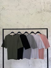 Carica l&#39;immagine nel visualizzatore di Gallery, T-SHIRT HOOK
