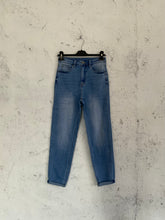 Carica l&#39;immagine nel visualizzatore di Gallery, Jeans simple
