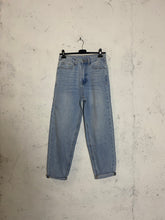 Carica l&#39;immagine nel visualizzatore di Gallery, jeans momfit light
