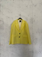 Carica l&#39;immagine nel visualizzatore di Gallery, blazer over giallo
