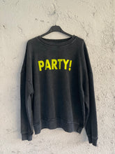 Carica l&#39;immagine nel visualizzatore di Gallery, party sweater
