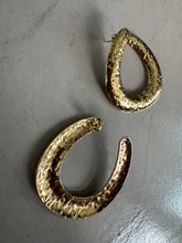 Carica l&#39;immagine nel visualizzatore di Gallery, EARRINGS POUND

