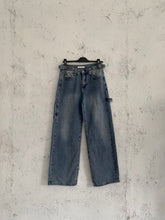 Carica l&#39;immagine nel visualizzatore di Gallery, buckle jeans
