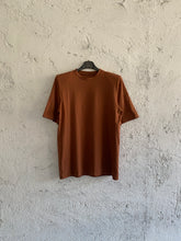 Carica l&#39;immagine nel visualizzatore di Gallery, T-shirt spallotte
