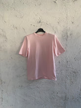 Carica l&#39;immagine nel visualizzatore di Gallery, T-shirt spallotte
