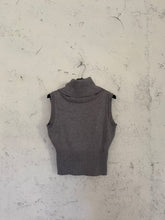 Carica l&#39;immagine nel visualizzatore di Gallery, MAGLIA NECK BOLD GRIGIA
