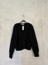 Carica l&#39;immagine nel visualizzatore di Gallery, CARDIGAN BOTTON DOWN NERO
